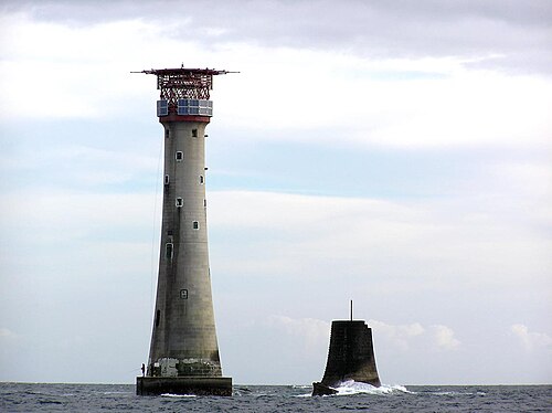 Héliport au sommet du phare d'Eddystone au large de Rame Head