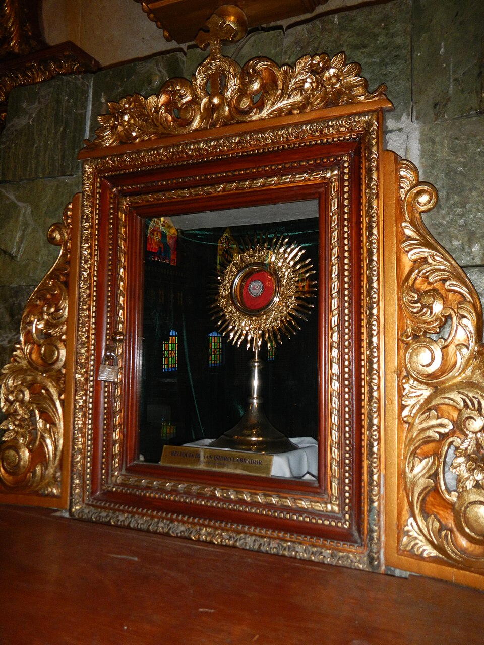 Relique de saint Isidore le Laboureur à l'église Saint-Isidore de Talavera, Nueva Ecija, Philippines